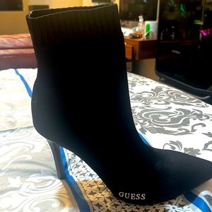 Guess bootties 8 1/2 high heels beautiful and confortable… BRAND NEW!!!